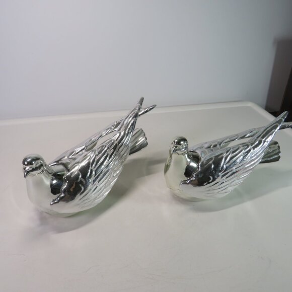Silver (2) Birds with mirror finish, iridescent glitter in embossed areas - Picture 3 of 12